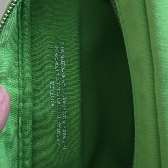 New never used Valentino pouch clutch  9x6 in vibrant spring color VLogo - Picture 8 of 9